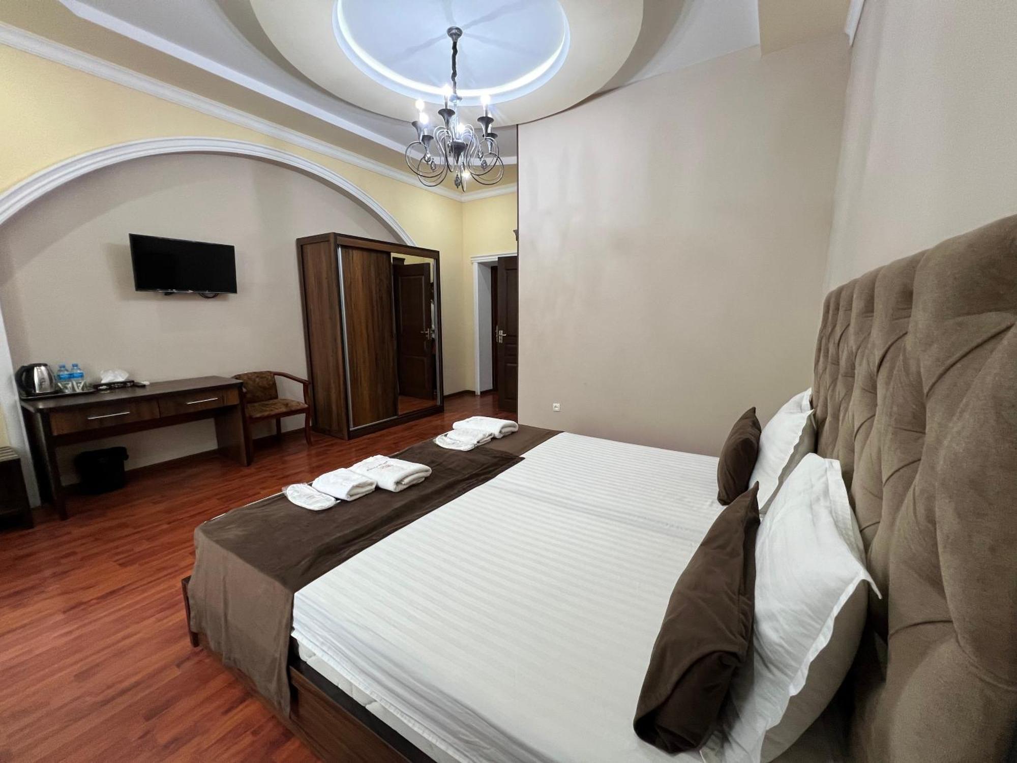 Art Elite Hotel Tashkent Ngoại thất bức ảnh